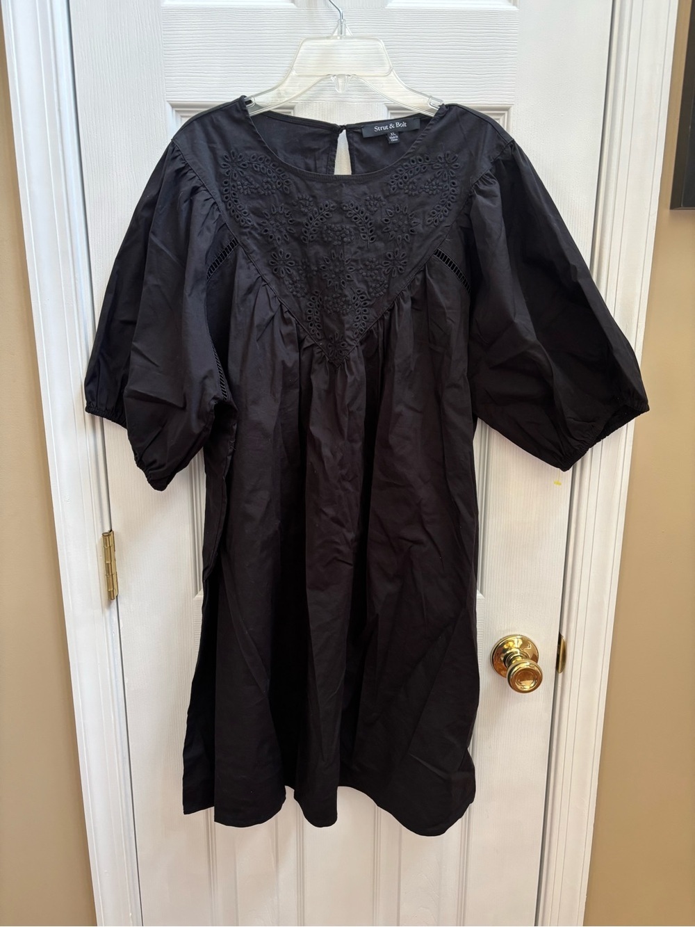 Strut & Bolt Black Embroidered Puff-Sleeve Dress, Size XL, EUC